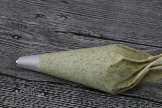 挤出空气
此时150度预热烤箱