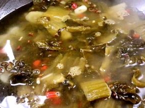 加入适量清水或者清汤