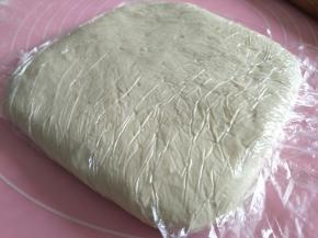 压扁，放入冰箱冷冻30分左右。