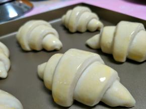 发酵完成后，表面涂蛋液。