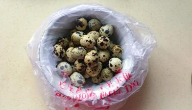 买来鹌鹑蛋备用