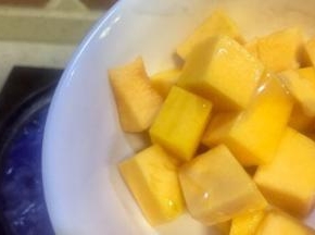 倒入南瓜一起煮