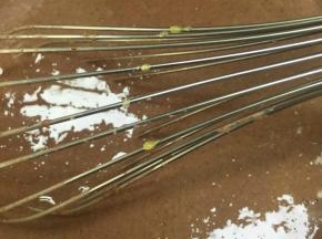 加入之前隔水融化好的黄油液