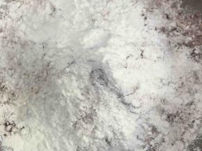 低粉，可可粉，玉米淀粉过筛，拌匀