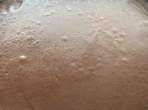 用平底锅摊饼皮