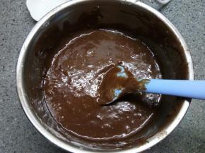 翻拌均匀至没有干粉