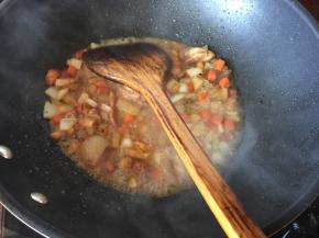 然后加入适量开水