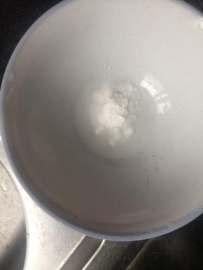 小苏打加热水融化