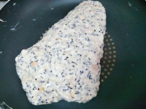 可以戴个一次性手套揉进去更方便