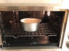 烤箱预热上火150度，下火160度，烤约40分钟