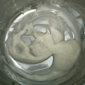 搅拌到这种状态关火，包上保鲜膜放凉，我做好的中种刚好80克