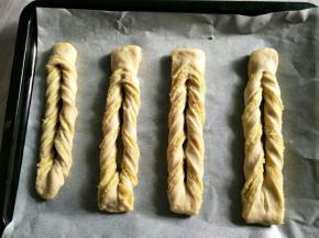 整理好形状放入烤盘