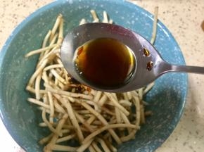 放入半勺香醋