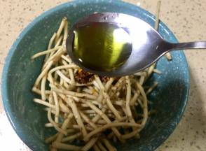 放入半勺X花椒油