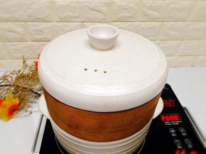 且面团表面蓬松起发状态时，上锅蒸制，上汽后蒸15分钟，焖5分钟即可