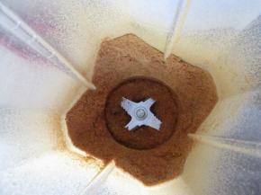 放入破壁机中搅打成粉