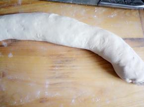 取一块搓成长条
