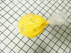 拧紧口放入冰箱冷藏1个小时