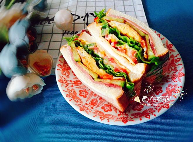 火腿煎蛋三明治