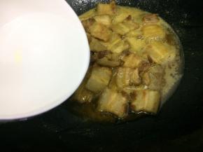 最后加入没过肉的水大火烧开