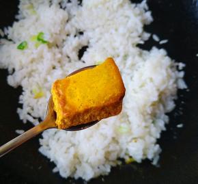 放入一块咖喱