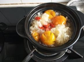 加入枸杞煮到粘稠即可