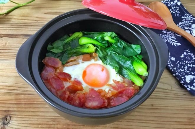 砂锅腊肠煲仔饭