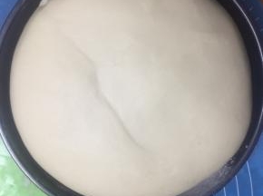 面团发酵好后取出