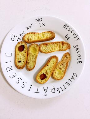 这是闪电泡芙的切面。