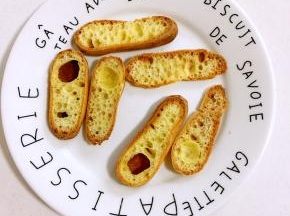 这是闪电泡芙的切面。