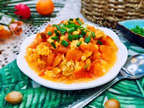 红黄相间是不是看起就有食欲呀……！来一碗米饭拌着汤汁瞬间一碗米饭不见了。