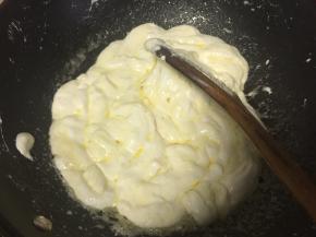 棉花糖煮至完全融化