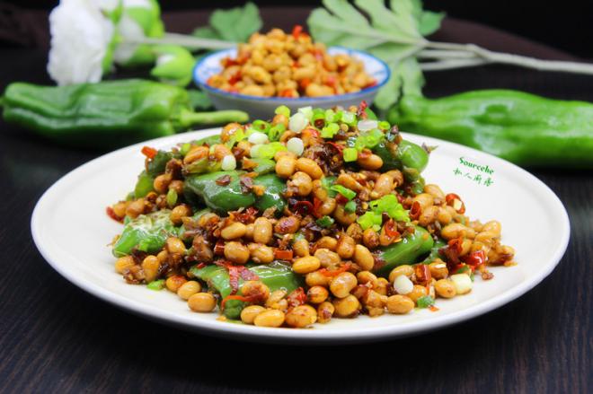 腊八豆焖虎皮尖椒