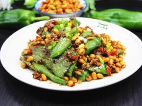 浓浓年味，腊八豆焖虎皮椒