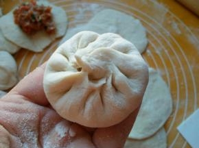 捏成包子形状