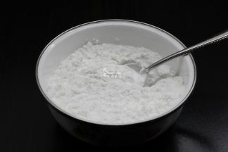 糯米粉、粘米粉、澄面拌均过刷；