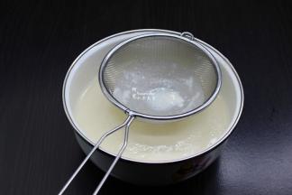 混合的粉浆过刷2遍；