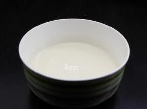 过刷后，盖上盖子，静放30分钟；