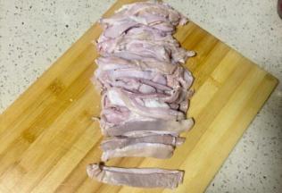 猪肚45度斜刀切成条