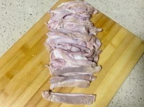 猪肚45度斜刀切成条