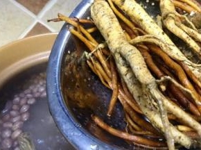 放入砂锅一起炖