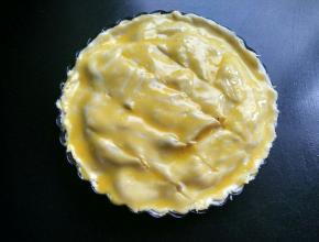 划几刀，刷上蛋液。