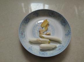 葱切段、姜切片