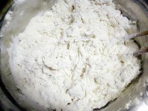把面拌成絮状