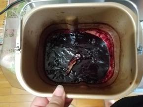 面包机直接设置果酱程序，到时间就可以了。