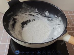 微火炒熟，不要炒过头