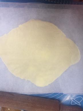 擀成了椭圆，马马虎虎吧