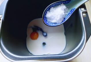 加入盐。