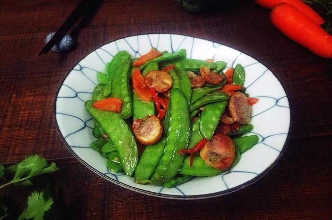 腊肠炒荷兰豆