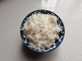 米饭一碗备用；